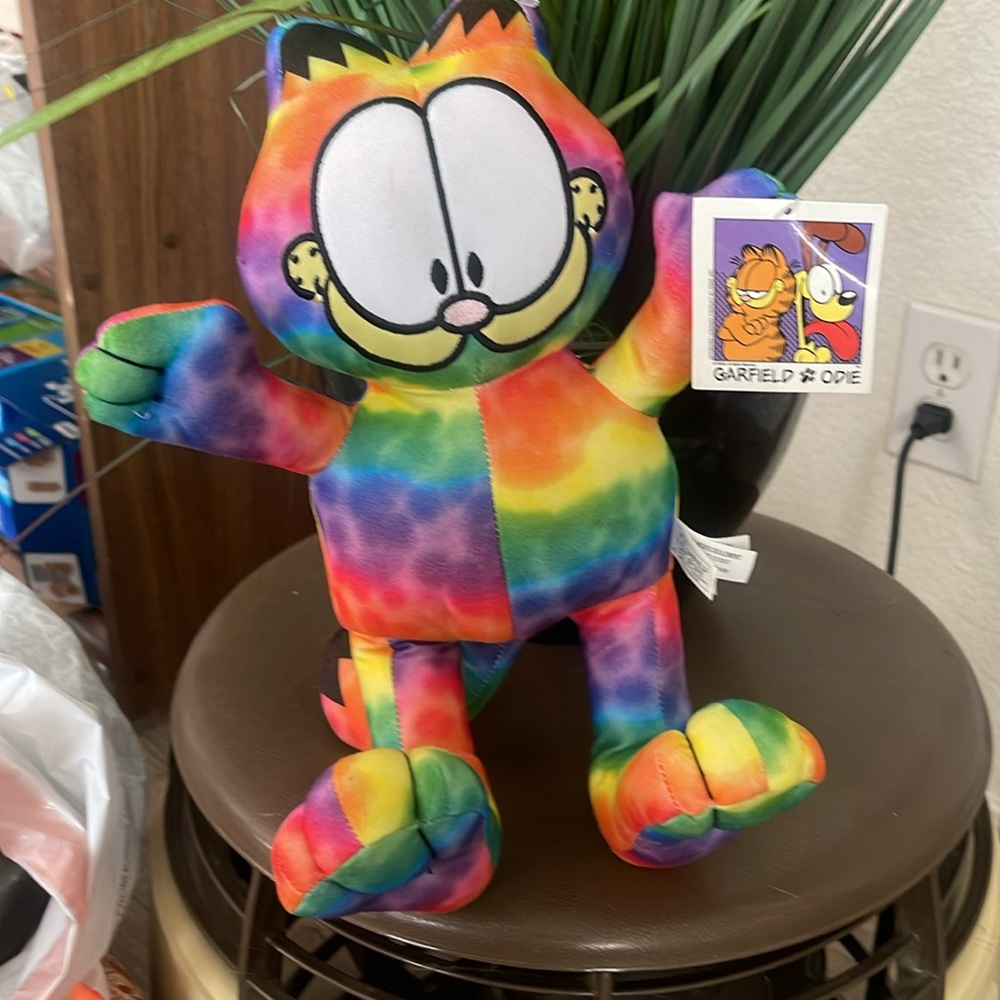 Garfield NWT rainbow tie-dye pride Stuffed animal Christmas